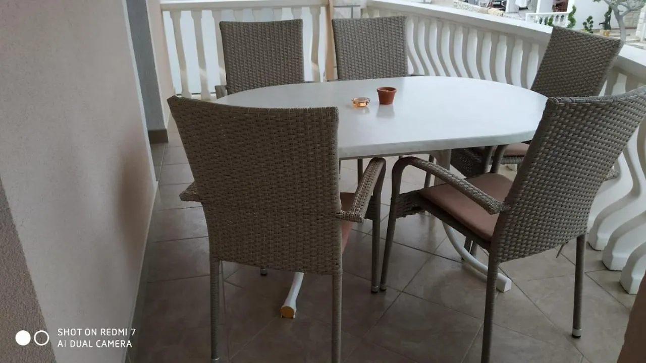 Apartment Apartmani Piskoric Vir Croatia