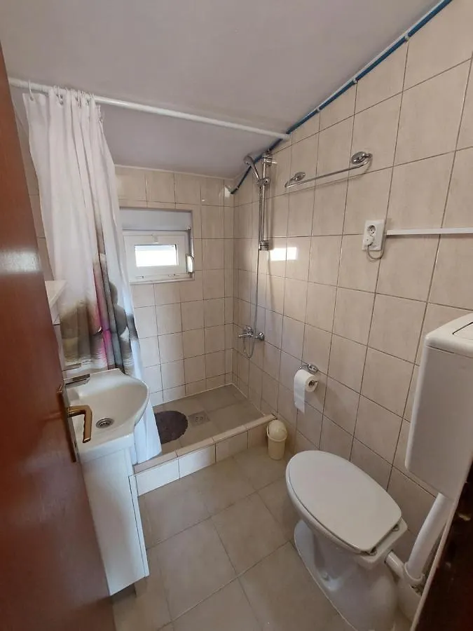 Apartment Apartmani Piskoric Vir Croatia